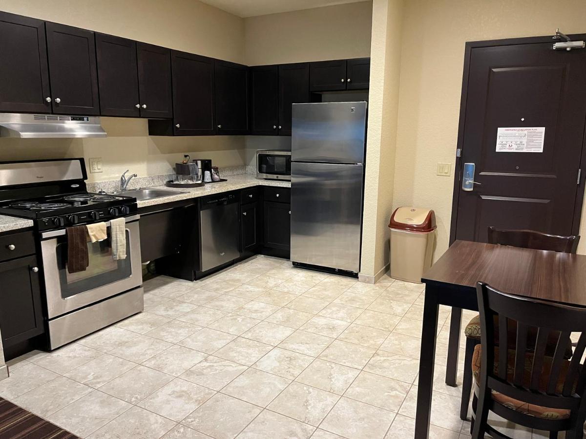 Comfort Inn & Suites Beeville Bagian luar foto
