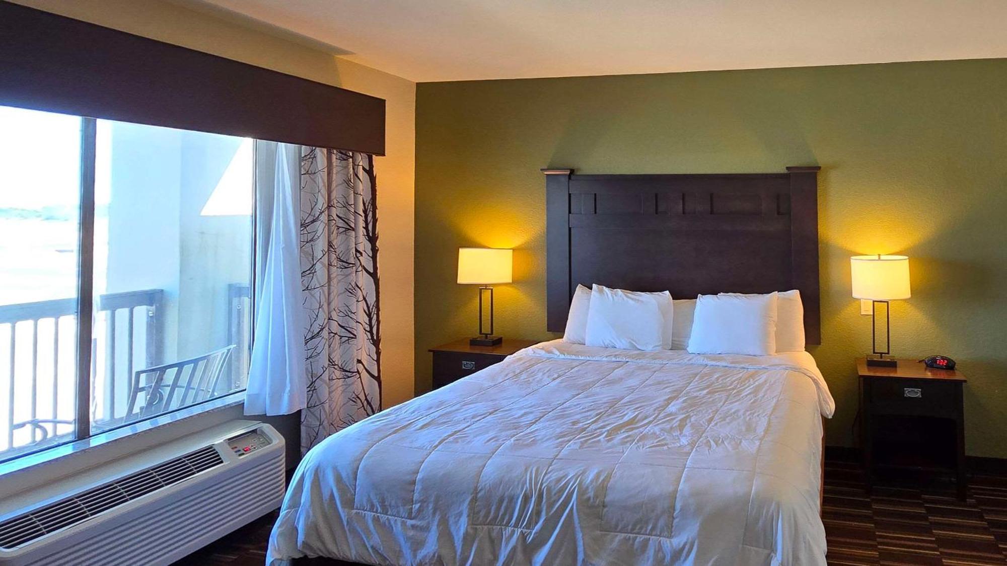 Comfort Inn & Suites Beeville Bagian luar foto