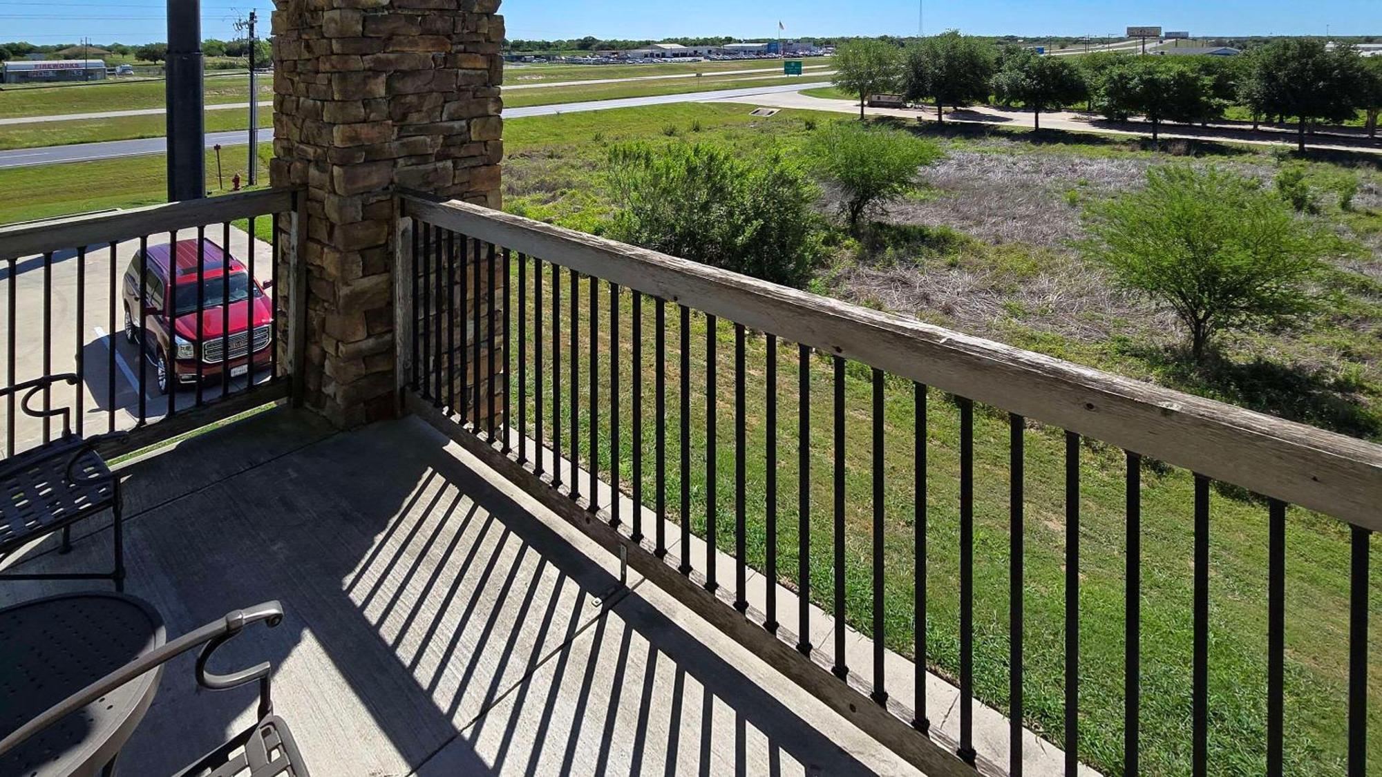 Comfort Inn & Suites Beeville Bagian luar foto