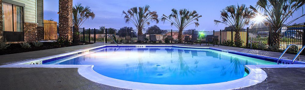 Comfort Inn & Suites Beeville Bagian luar foto